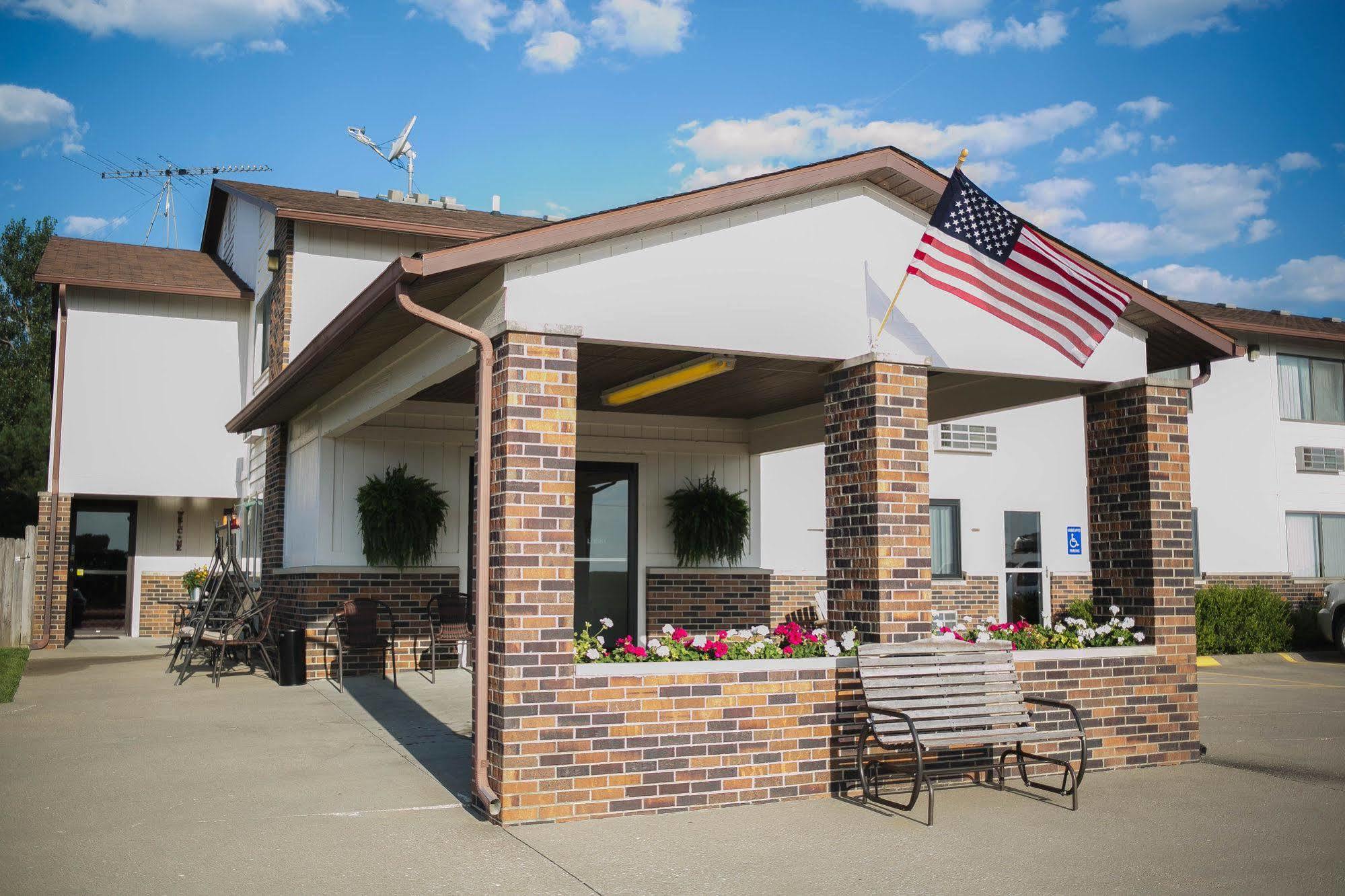 Covered Bridge Inn Winterset Экстерьер фото