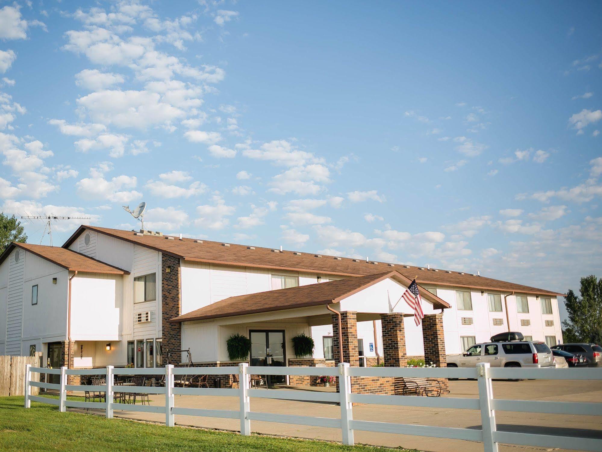 Covered Bridge Inn Winterset Экстерьер фото